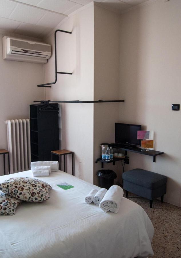 Hotel Cappello Чезена Екстериор снимка